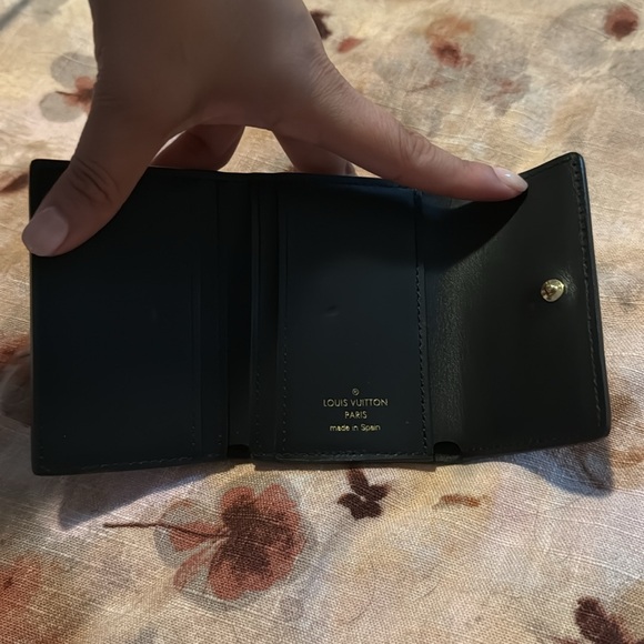 Louis Vuitton Micro Wallet - Picture 15 of 15